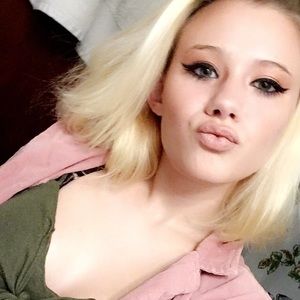 Meet your Posher, Brittney